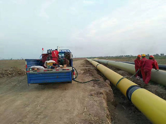 保溫管合口機 Q2600聚氨酯保溫發(fā)泡機 原料加熱功率11KW 現(xiàn)場補口(圖1) 保溫管合口機 現(xiàn)場接頭補口機Q2600