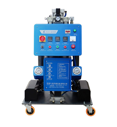 聚氨酯發(fā)泡設(shè)備型號(hào)：JNJX-Q2600